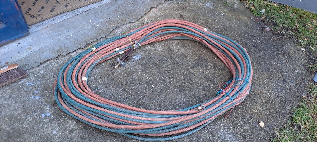 PRODÁM autocentrum hadice. - 2