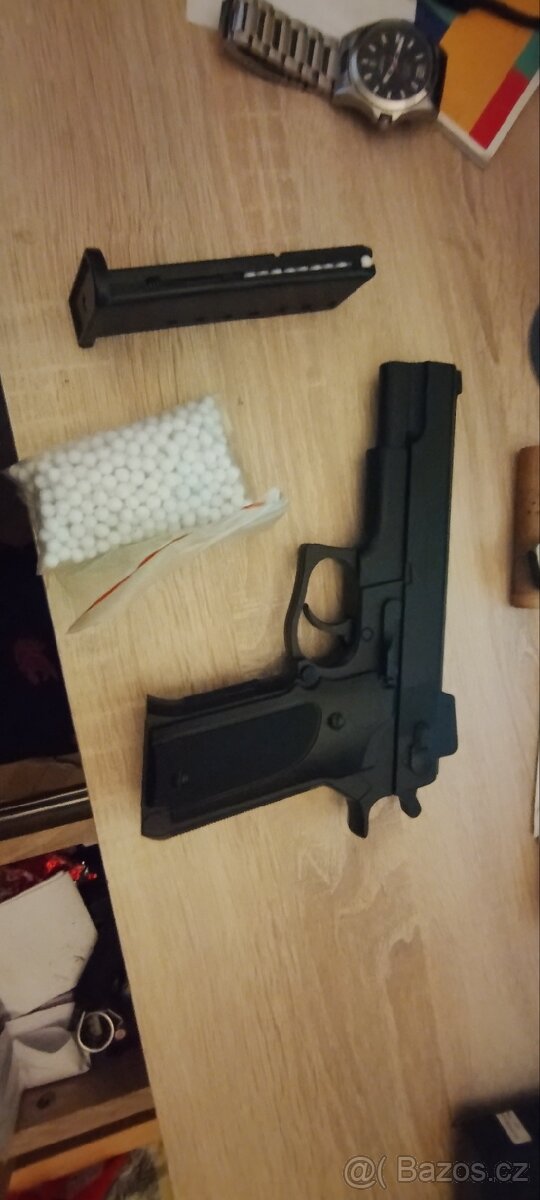 Airsoft pistole - 2