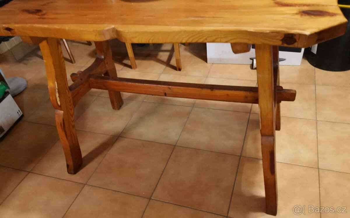 Prodám stůl z masivu a 4 židle - 2