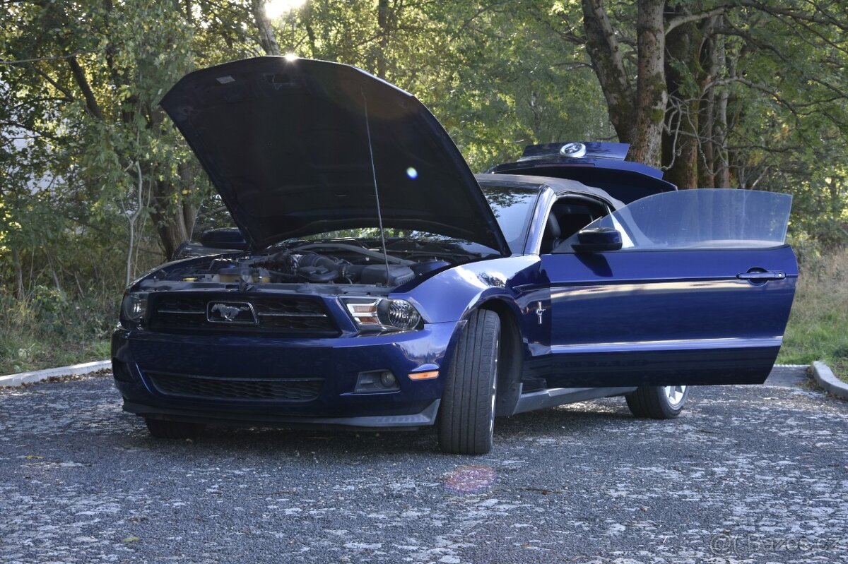 AKCE Mustang 3,7 V6 cabrio,servisní historie - 2