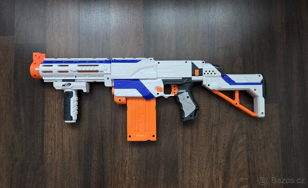 NERF Elite puška (mechanická) - 2