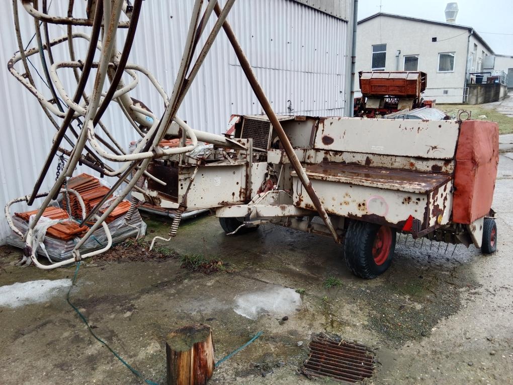 Prodám lis na malé balíky - 2