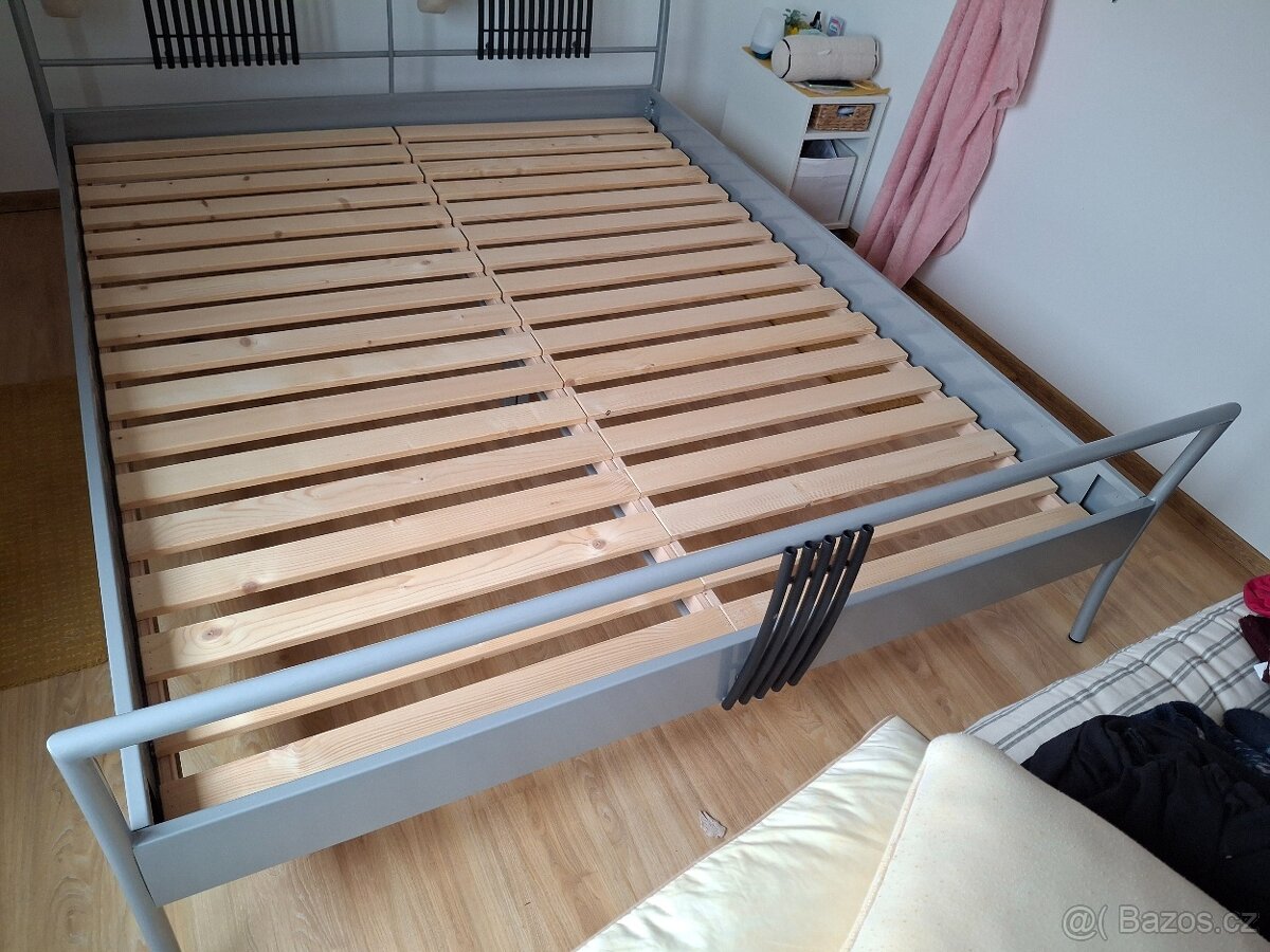 Kovová postel 220X80 s roštem - 2