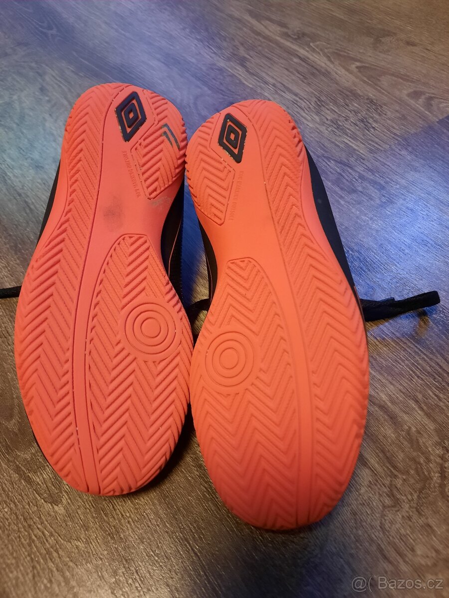 Sálovky umbro 30 - 2