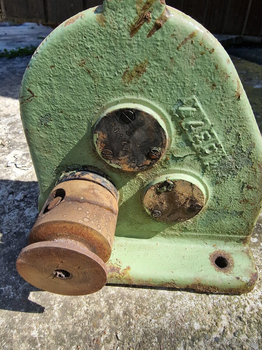 Převodovka ,převod 1: 50 - 2