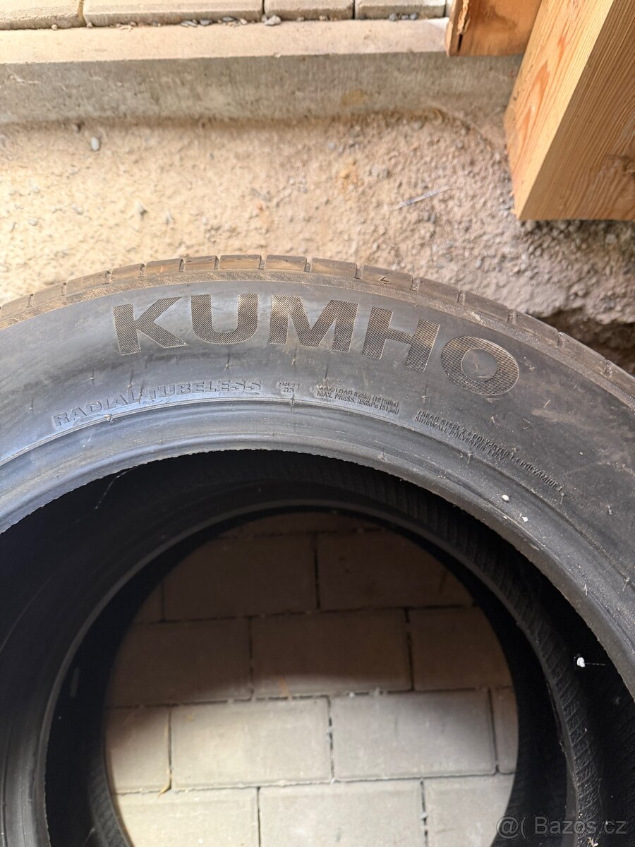 235/55/19 kumho - 2
