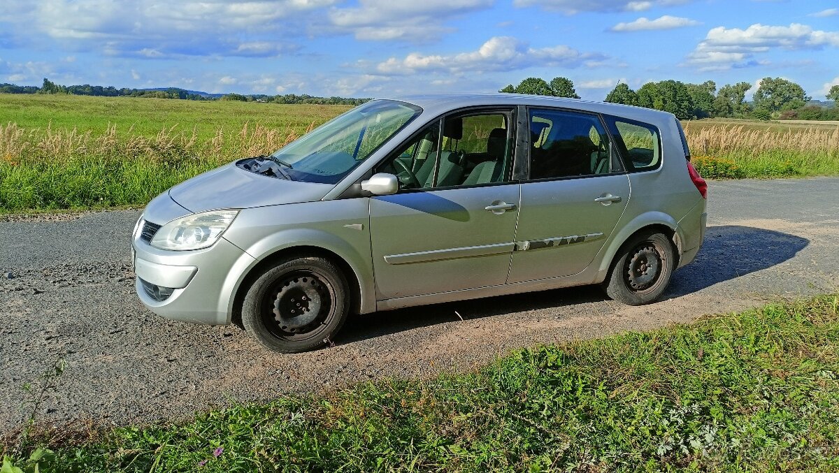 Renault Megane Scenic - 2