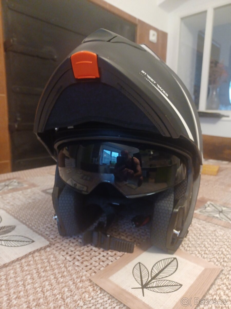 Přilba na motorku - 2