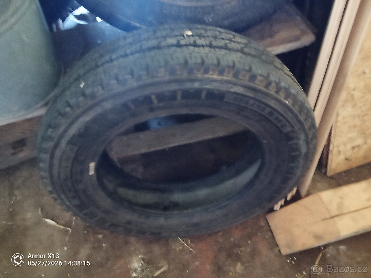 Prodám 2x Michelin 175/75 r16c - 2