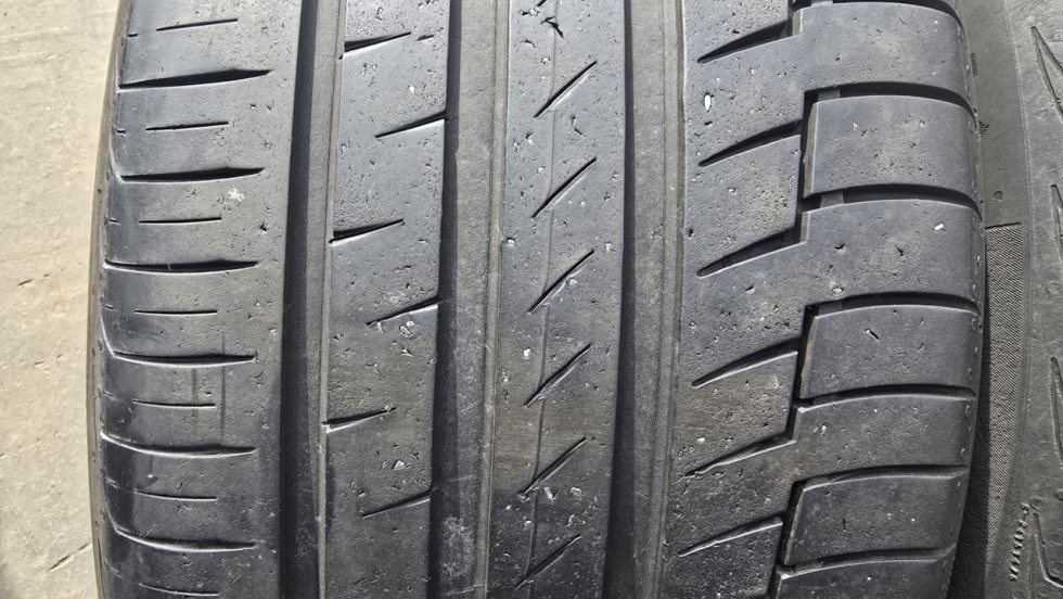 Letní pneu 245/40/18 Continental - 2
