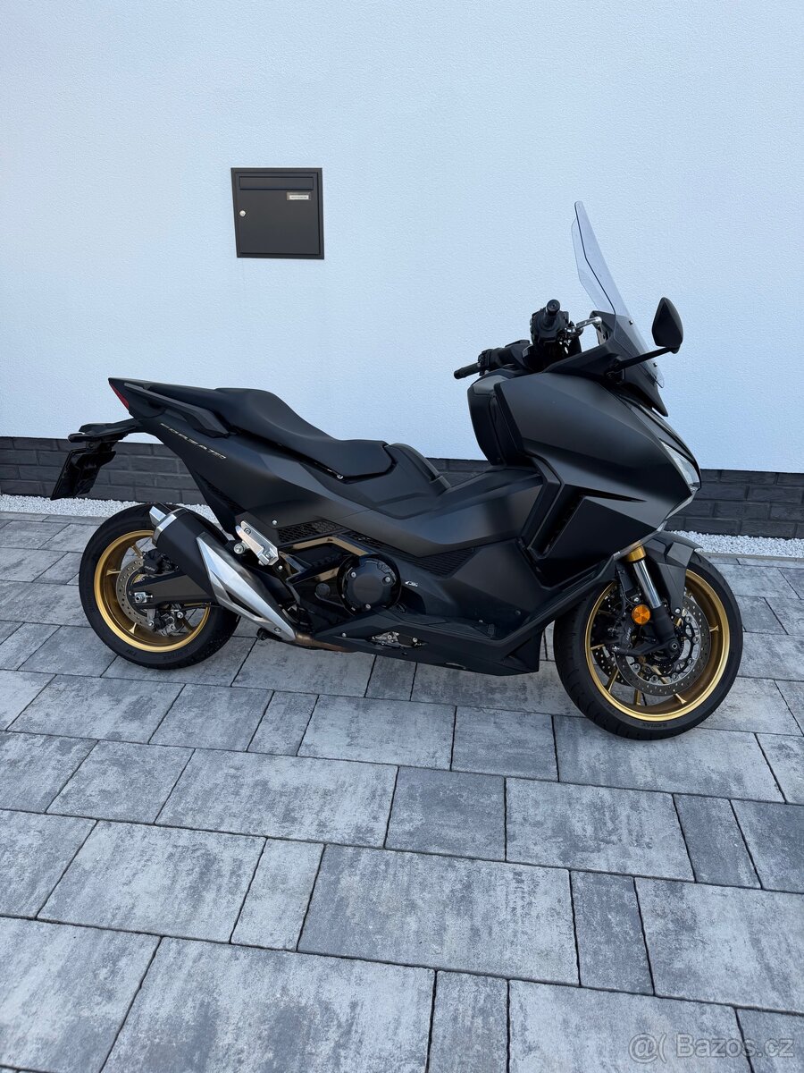 Honda Forza 750 - 2