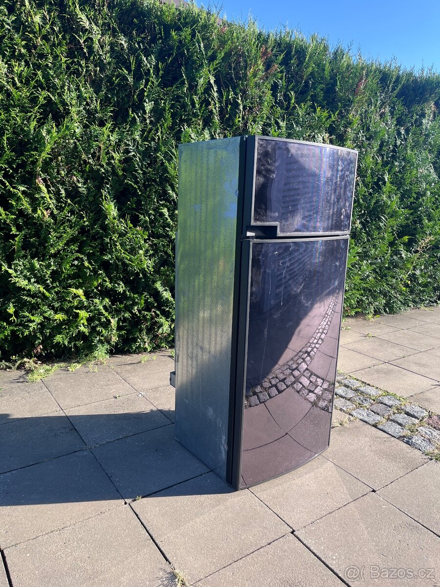 Chladnicka dometic - 2