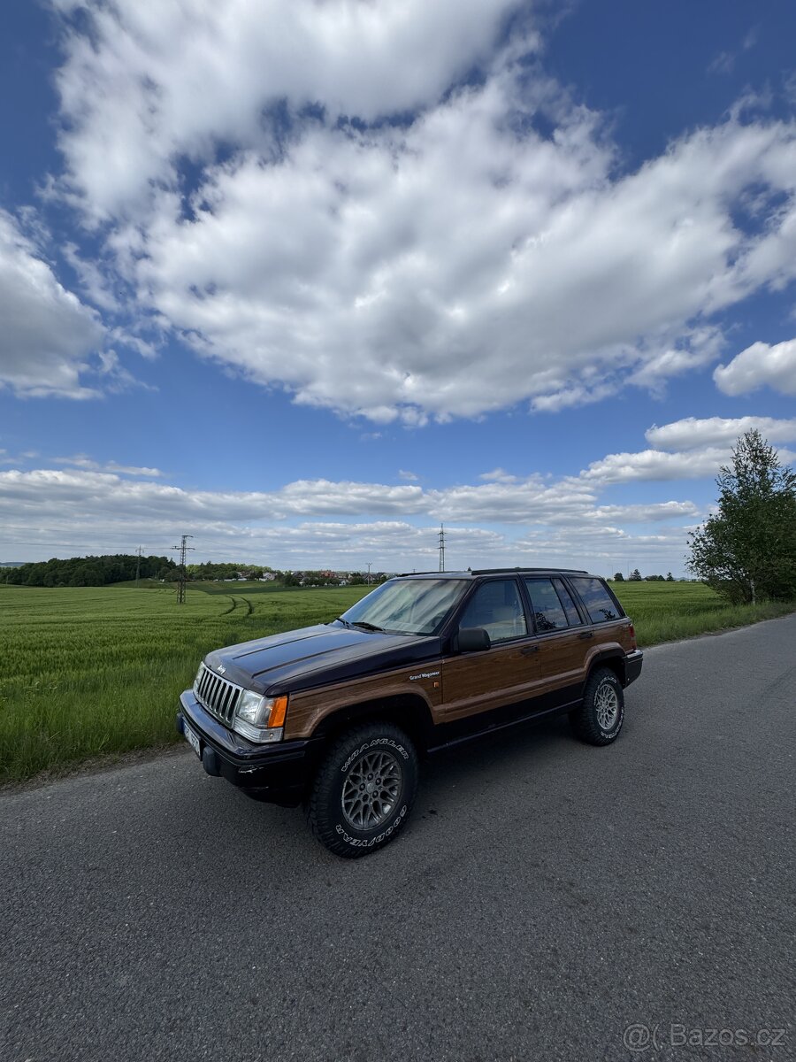 Jeep Wagoneer V8 - 2