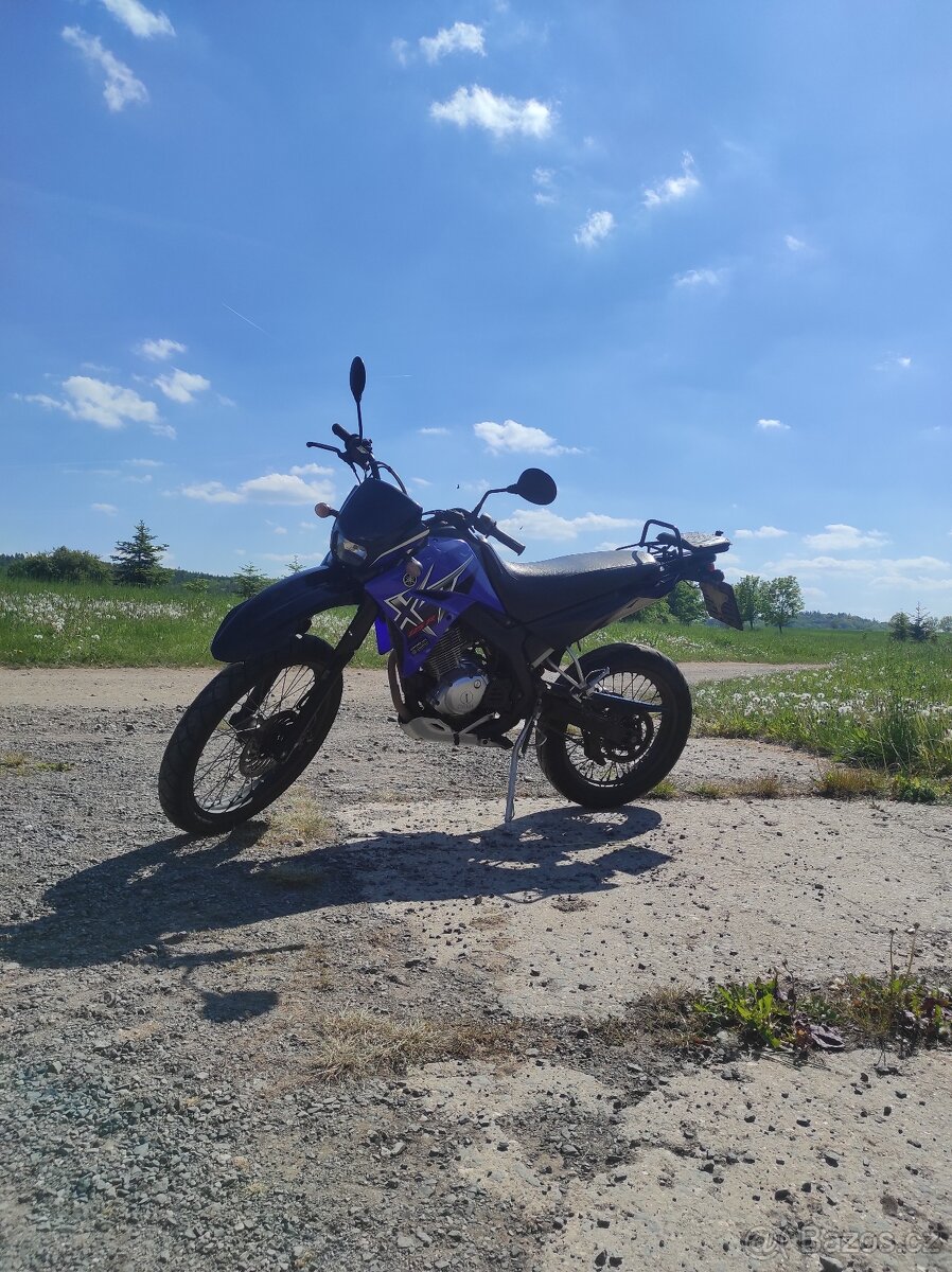 Yahama XT 125 R - enduro 125ccm