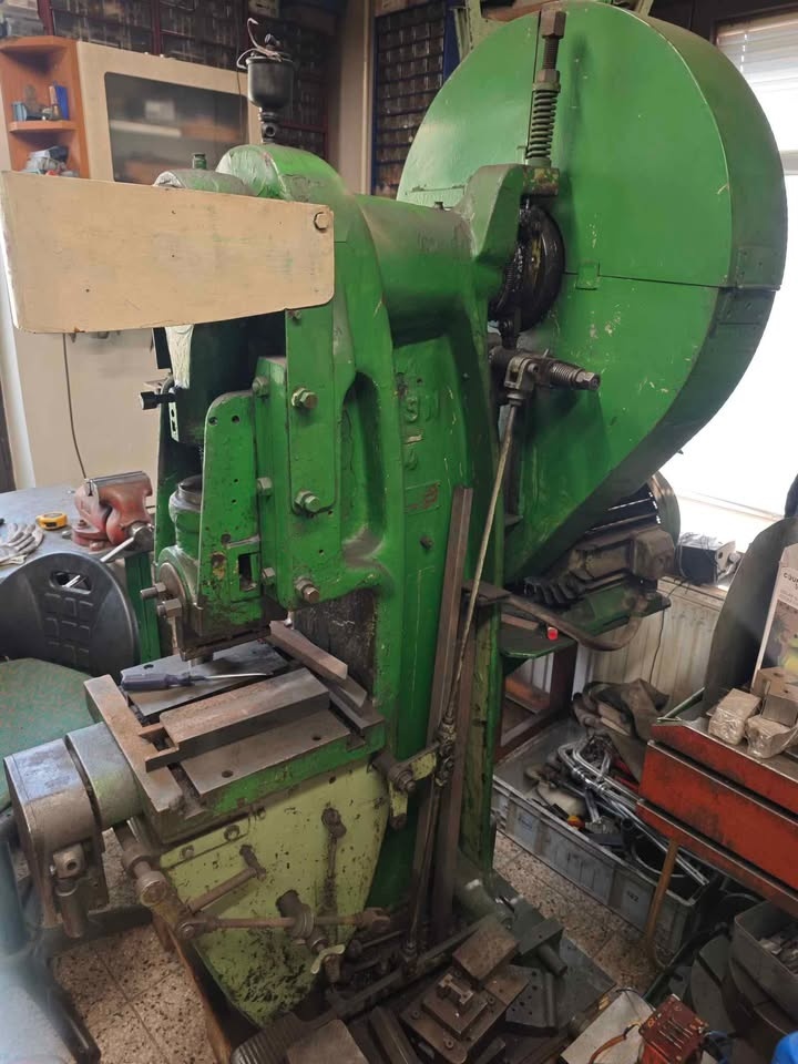 Výstředníkový lis - 2