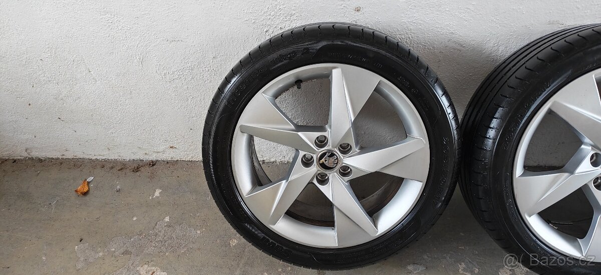 Alu kola Škoda Volans 5x100 s letní pneu 205/50R17 - 2