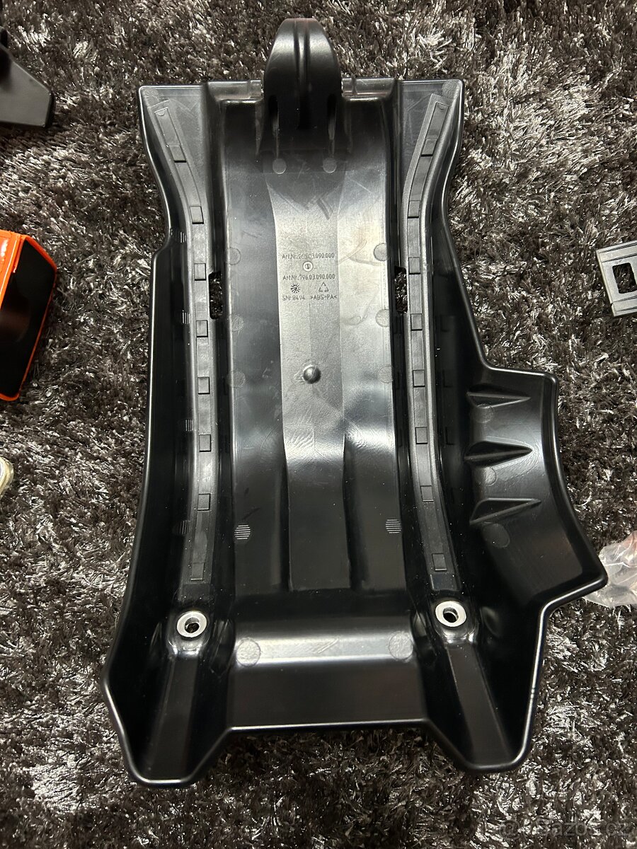 Ktm exc 450/500 kryt motora six days - 2