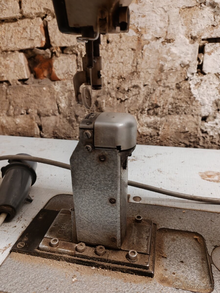 Prodám průmyslový šicí stroj sloupovka Minerva - 2