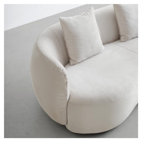 Zaoblená sedačka stará 2 měsíce - 2