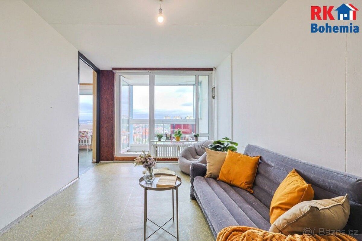 Pronájem bytu 3+1 s lodžií v Praze 8 - Kobylisích, v ulici Š - 2