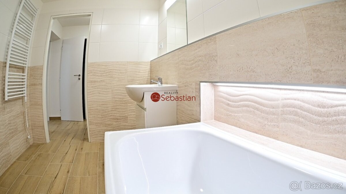 Pronájem bytu 2+1 v ulici A.Sochora v Teplicích (1003) - 2