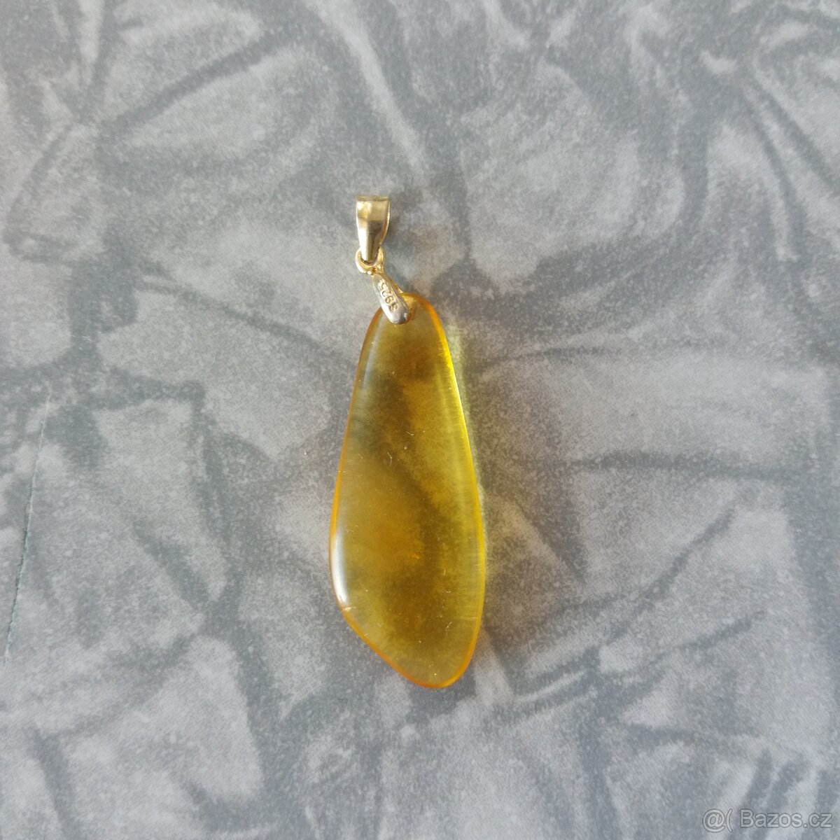 Jantarový přívěsek - 2