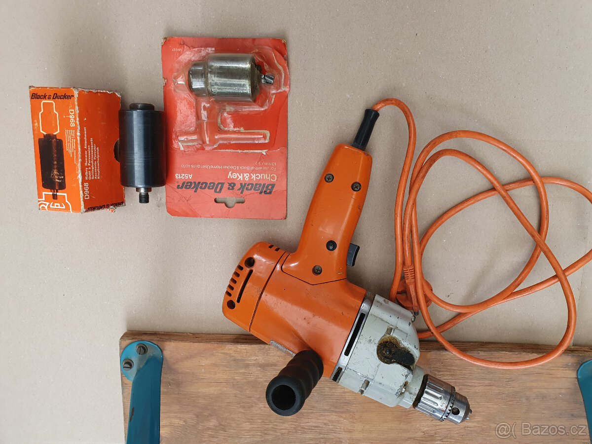 vrtačka B+D s příslušenstvím - 2