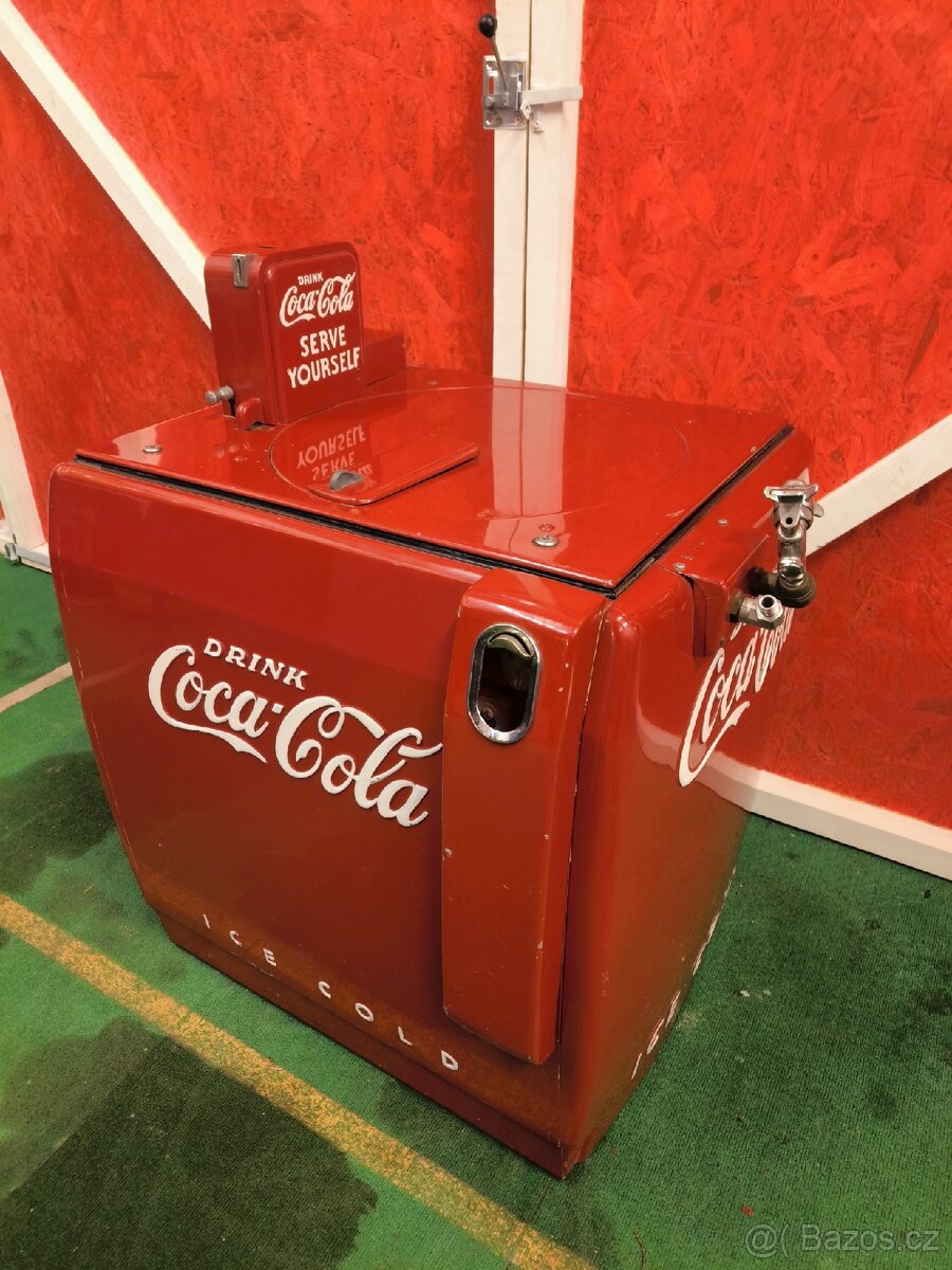 automat na Coca Colu vendo Machine - 2