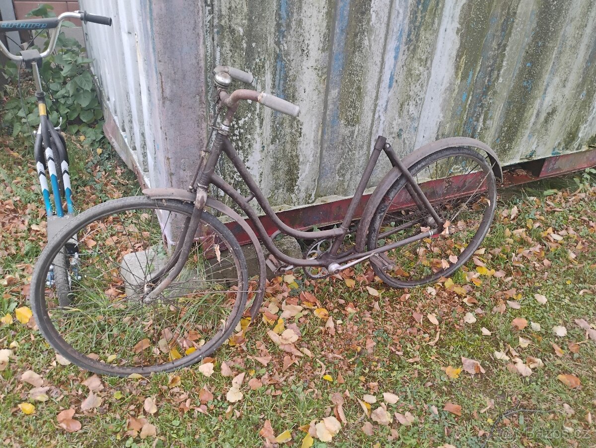 Staré dámské kolo - 2