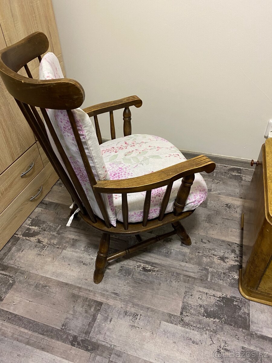 Křeslo se dvěmi sadami potahů - 2