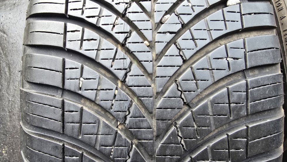 Celoroční pneu 225/55/18 Good Year - 2