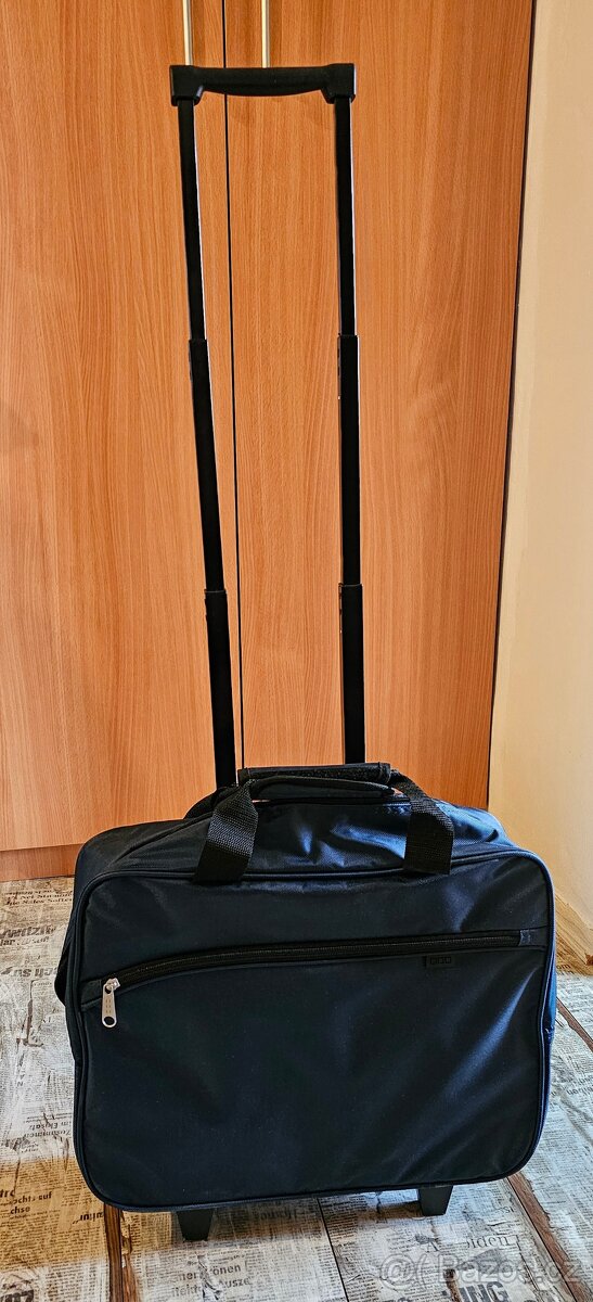 Malý kufr / taška na kolečkách - 2