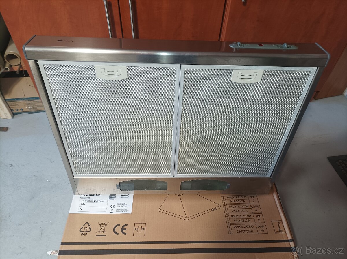 Kuchyňská nerezová digestoř - 2