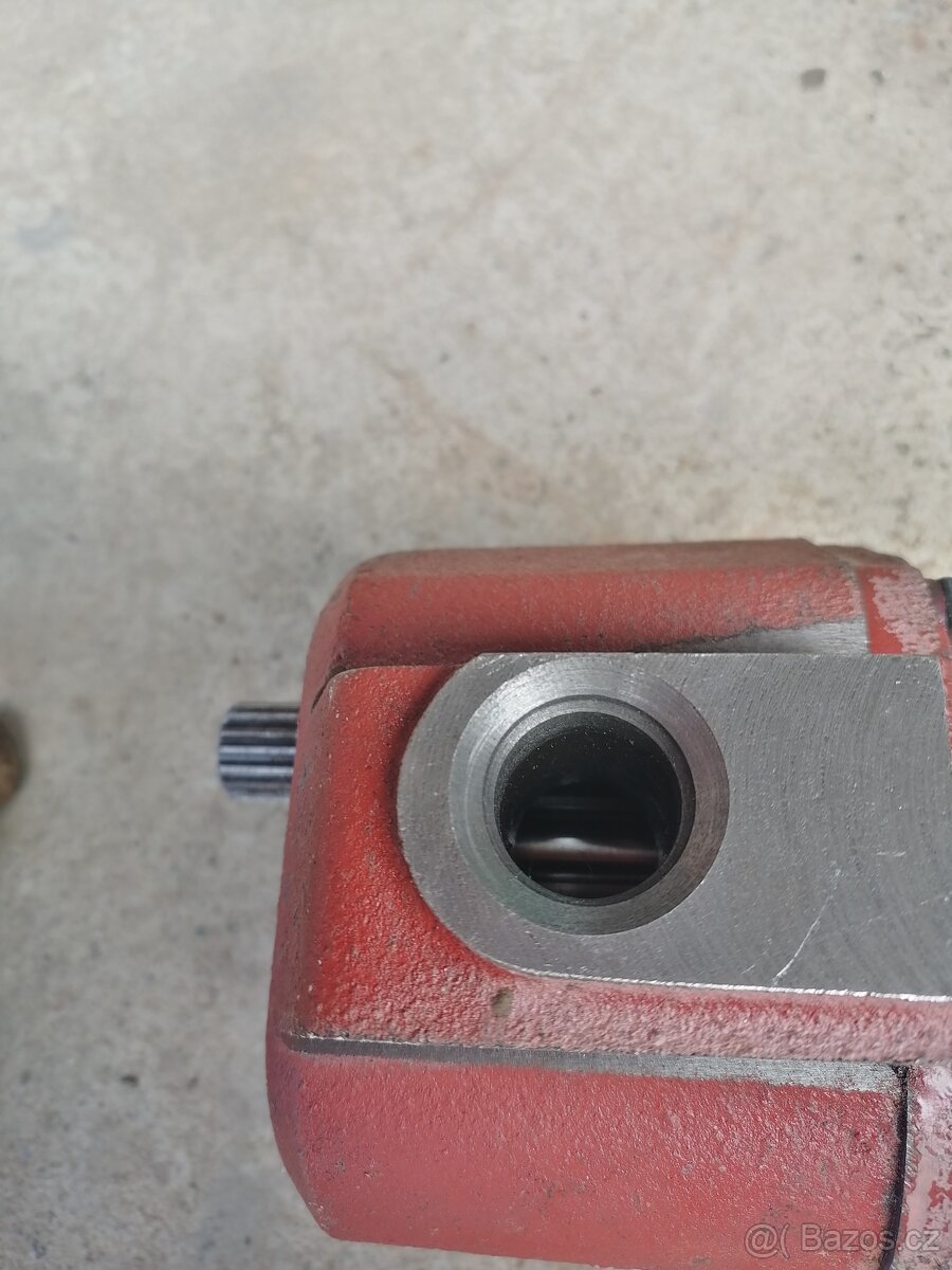 Zetor pumpa a čerpadlo UŘ - 2