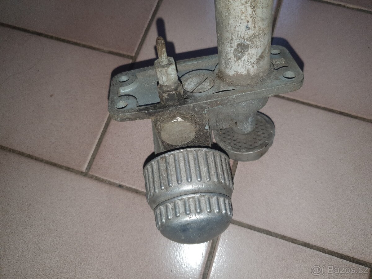 Vstřikovač eteru JIKOV 132 - 2