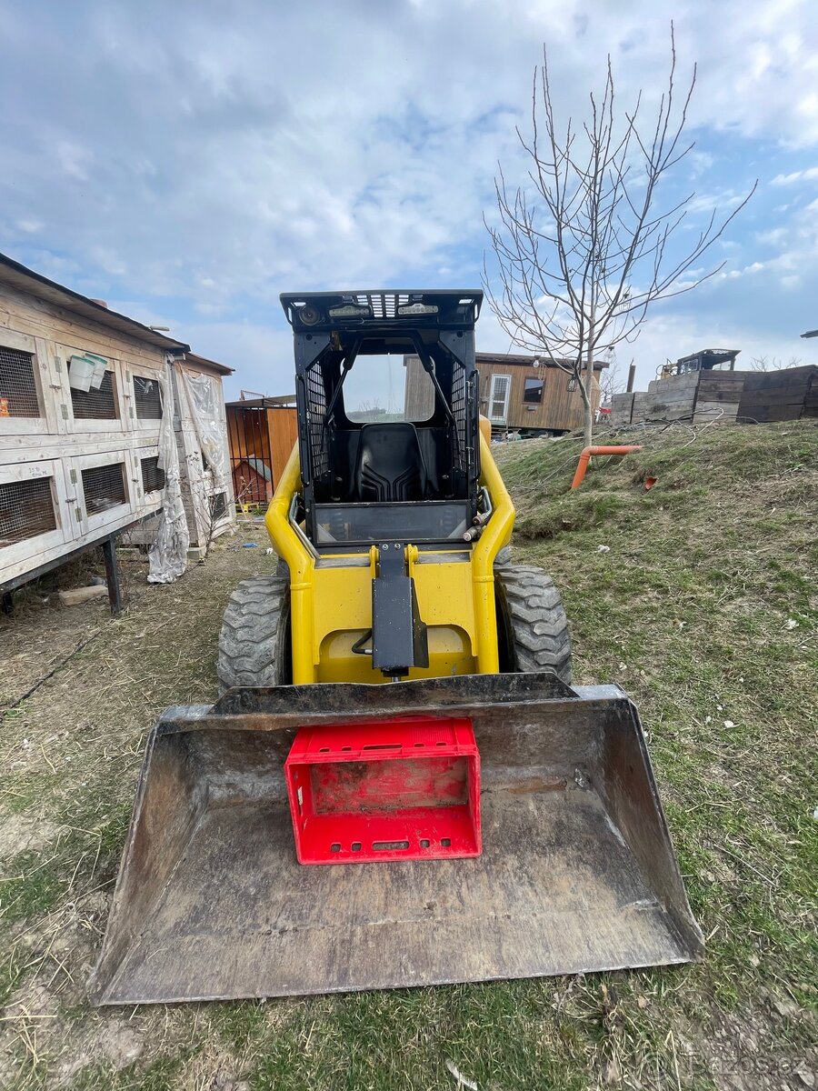 Smykový nakladač - 2