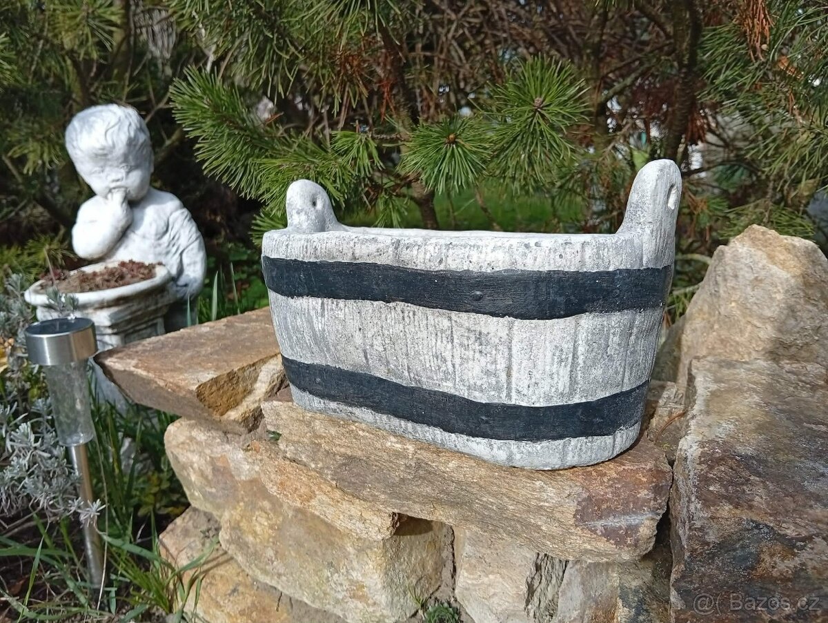 Zahradní dekorace- Květník Díže - 2