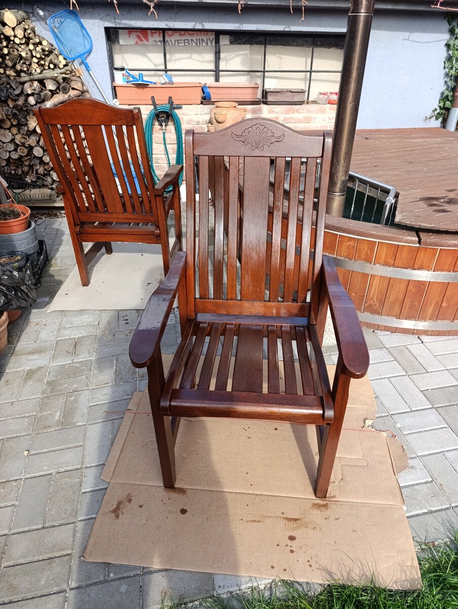 Teakový nábytek - 2