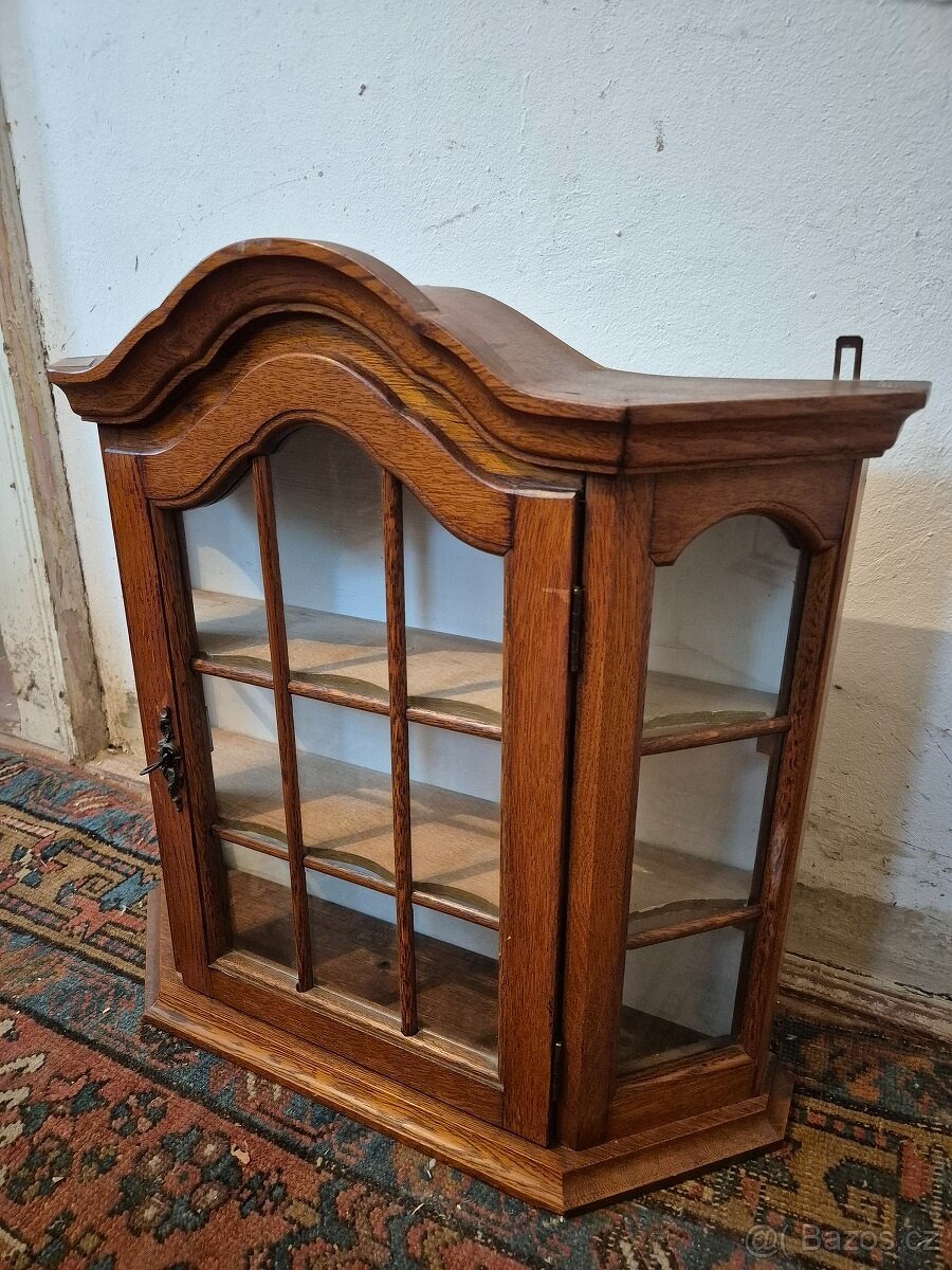 Starožitná nástěnná dubová vitrína - 2