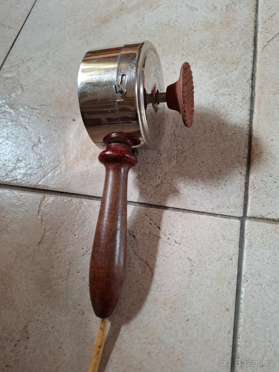 Historický masážní přístroj Omega - 2