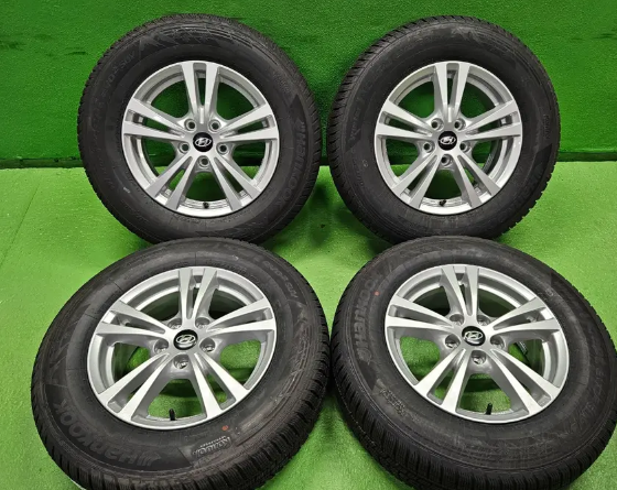 16 HYUNDAI 6.5J ET45 5x114,3 215/70 R16 - NEJETÉ - 2