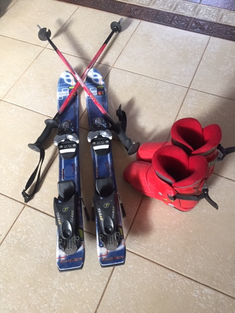 Prodám dětský lyžařský set- lyže+vázání-hole+lyžařské boty - 2