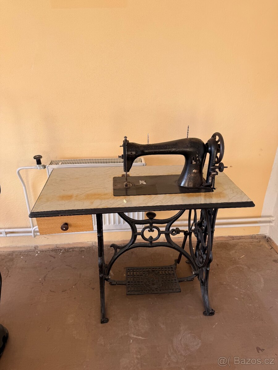 Šicí stroj - 2