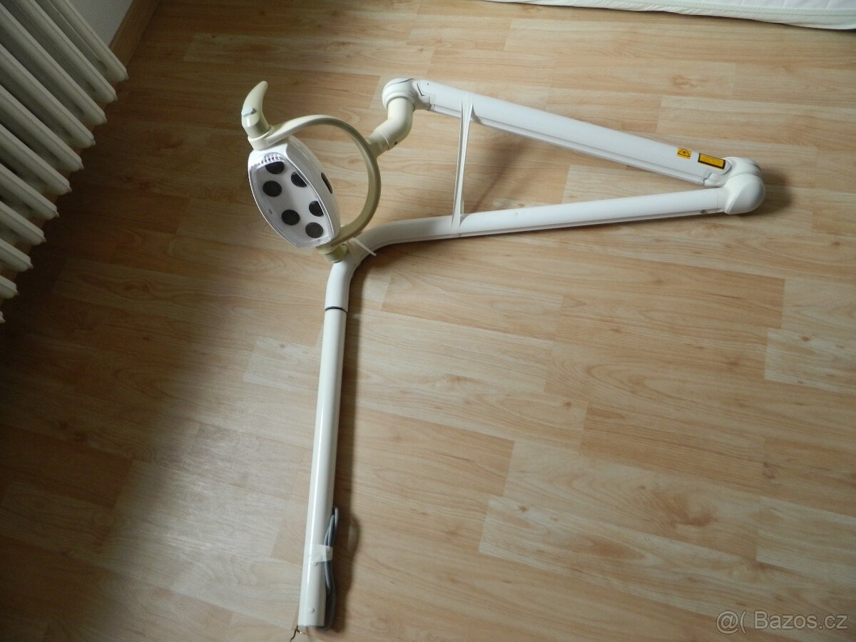 Výkonné světlo na rameni. - 2