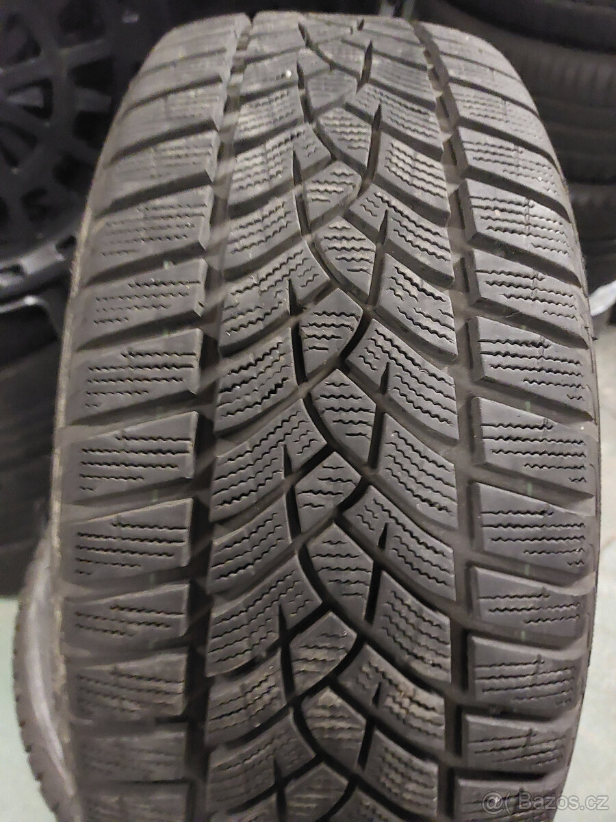 215/55 R17 98V Goodyear Performance+ zimní 4ks - 2