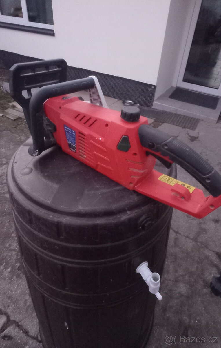 Elektrická řetězová pila VeGa - 2