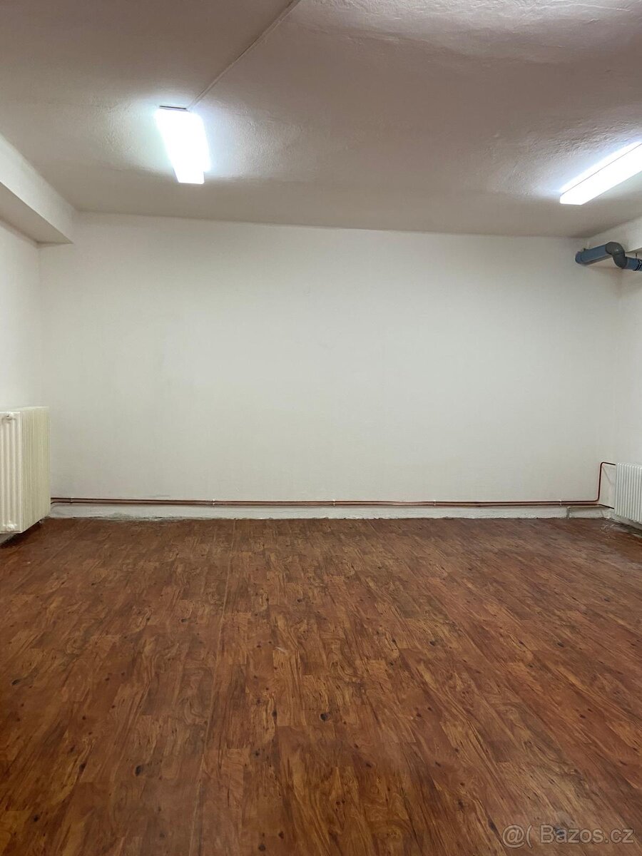 Pronájem komerčních prostor 62m2 - Náměstí Studénka - 2