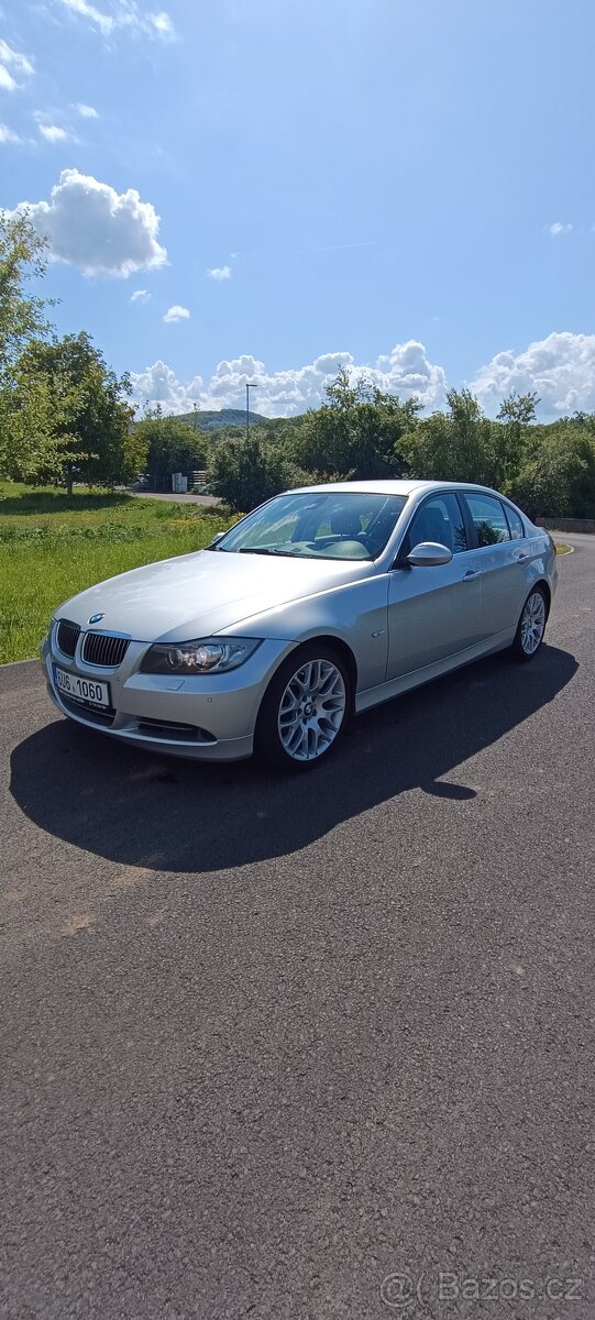 Prodám BMW E90 330i 200kw manuál 4x4 - 2
