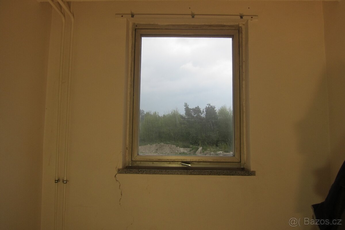 PRODEJ 10 kusů hliníkových otočných oken dvě skla. - 2