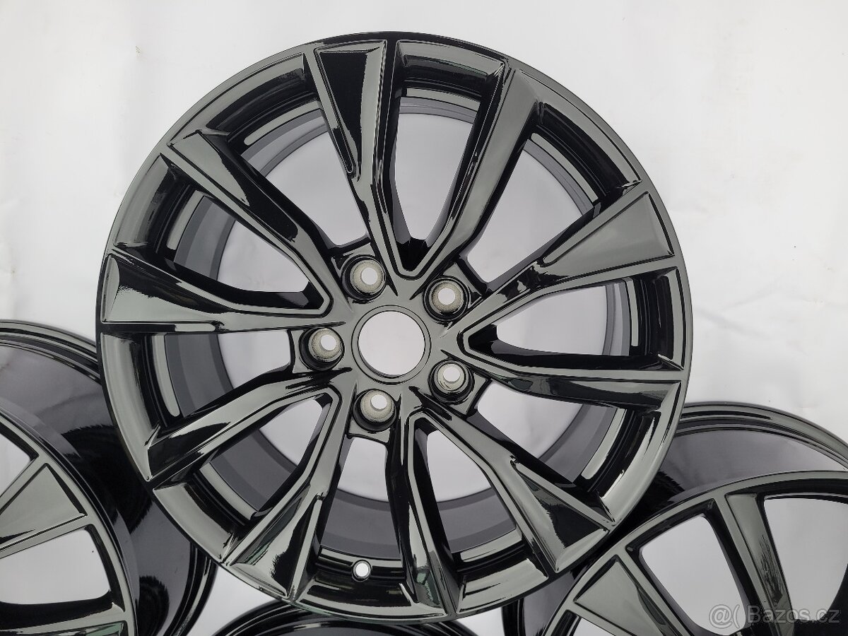 Kovaná kola VW T7 Multivan / Crafter R18 Toshima - 2